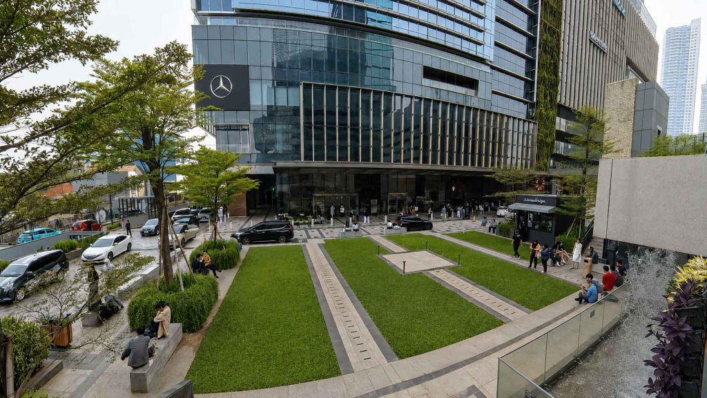 ThamrinNine Complex 